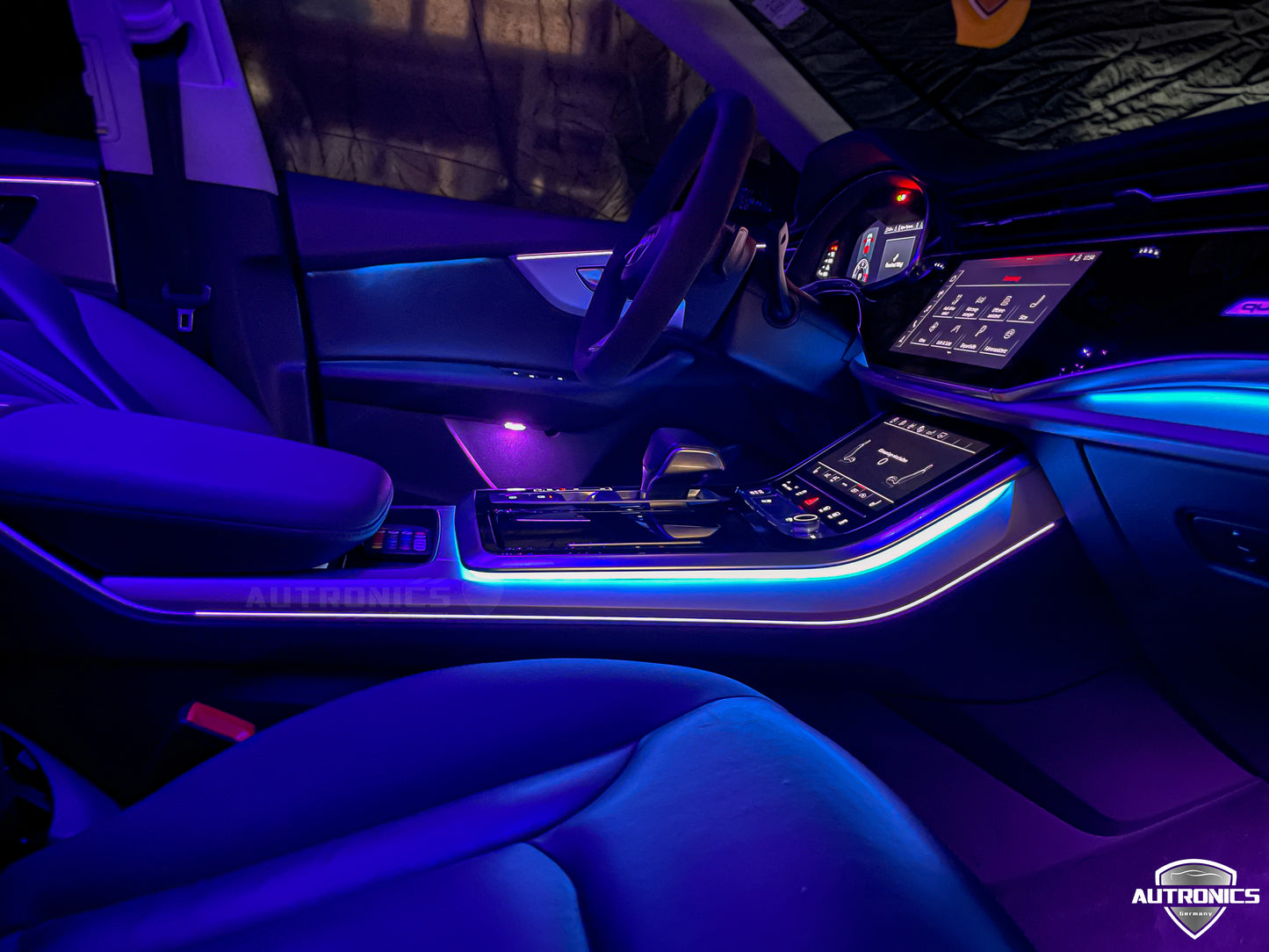 RGB LED Ambientebeleuchtung Nachrüstset mit integrierten LED Zierleisten für Audi Q8 ab 2019 Dynamische Rainbow Innenraumbeleuchtung mit App Steuerung & OEM Style Komplettset