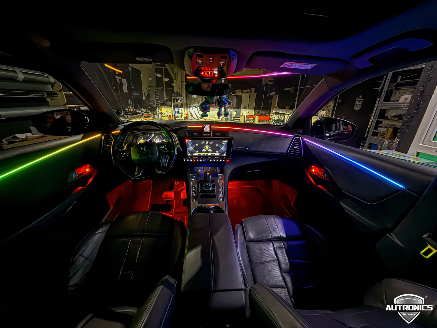 RGB LED Ambientebeleuchtung Auto Komplettset 18-Teiliges Innenraum Licht Kit mit App Steuerung & Montagezubehör Universal