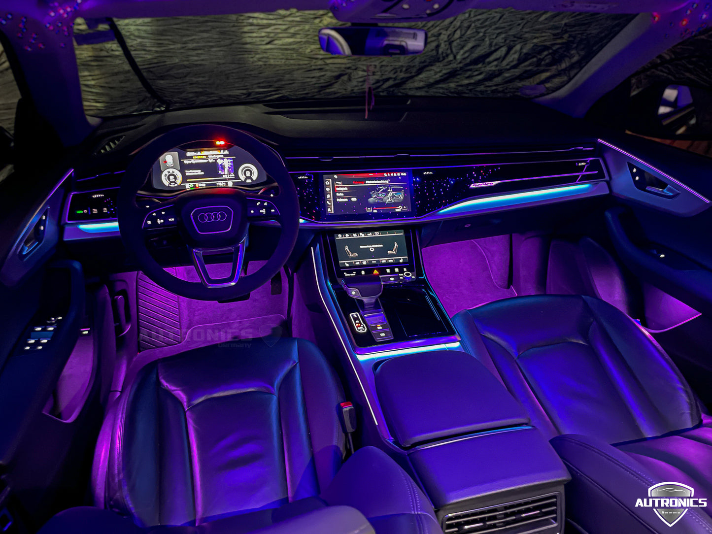 RGB LED Ambientebeleuchtung Nachrüstset mit integrierten LED Zierleisten für Audi Q8 ab 2019 Dynamische Rainbow Innenraumbeleuchtung mit App Steuerung & OEM Style Komplettset