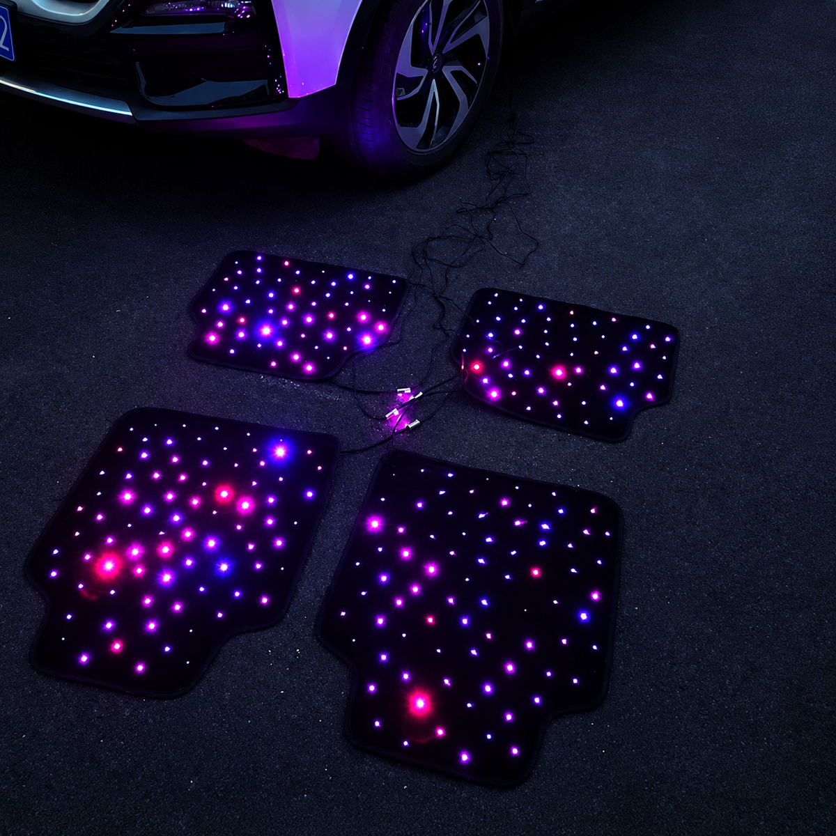 LED RGB Sternenhimmel Auto Lichtprojektor 4× 80 Lichtleiterfasern 64 Farben App & Fernbedienung für Dachhimmel und LED Fußmatten