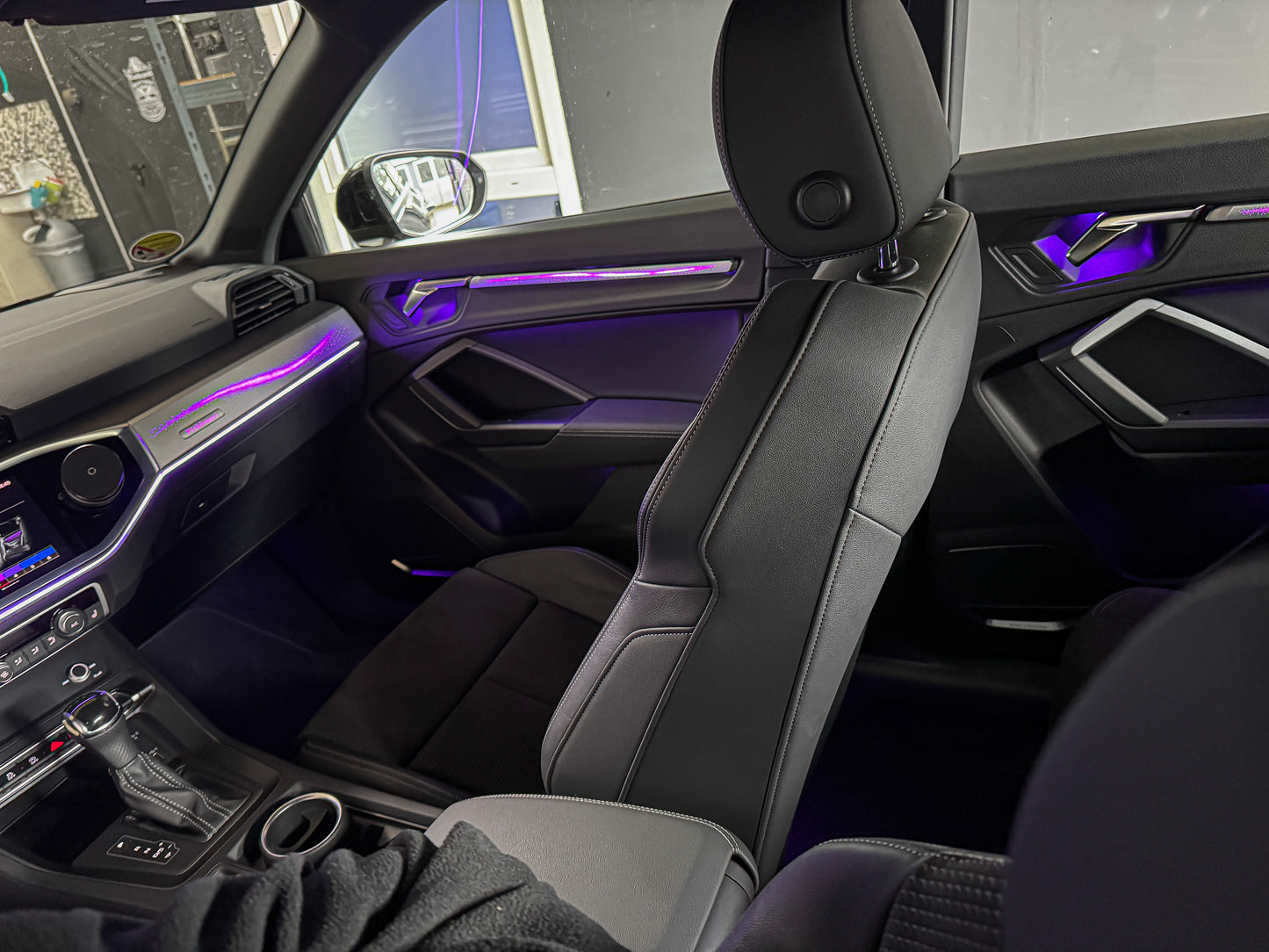 LED Ambientebeleuchtung Audi Q3 kaufen Komplettset RGB dynamisch Star Matt Silber Armatur Leiste Innenraumbeleuchtung Nachrüstung OEM Look