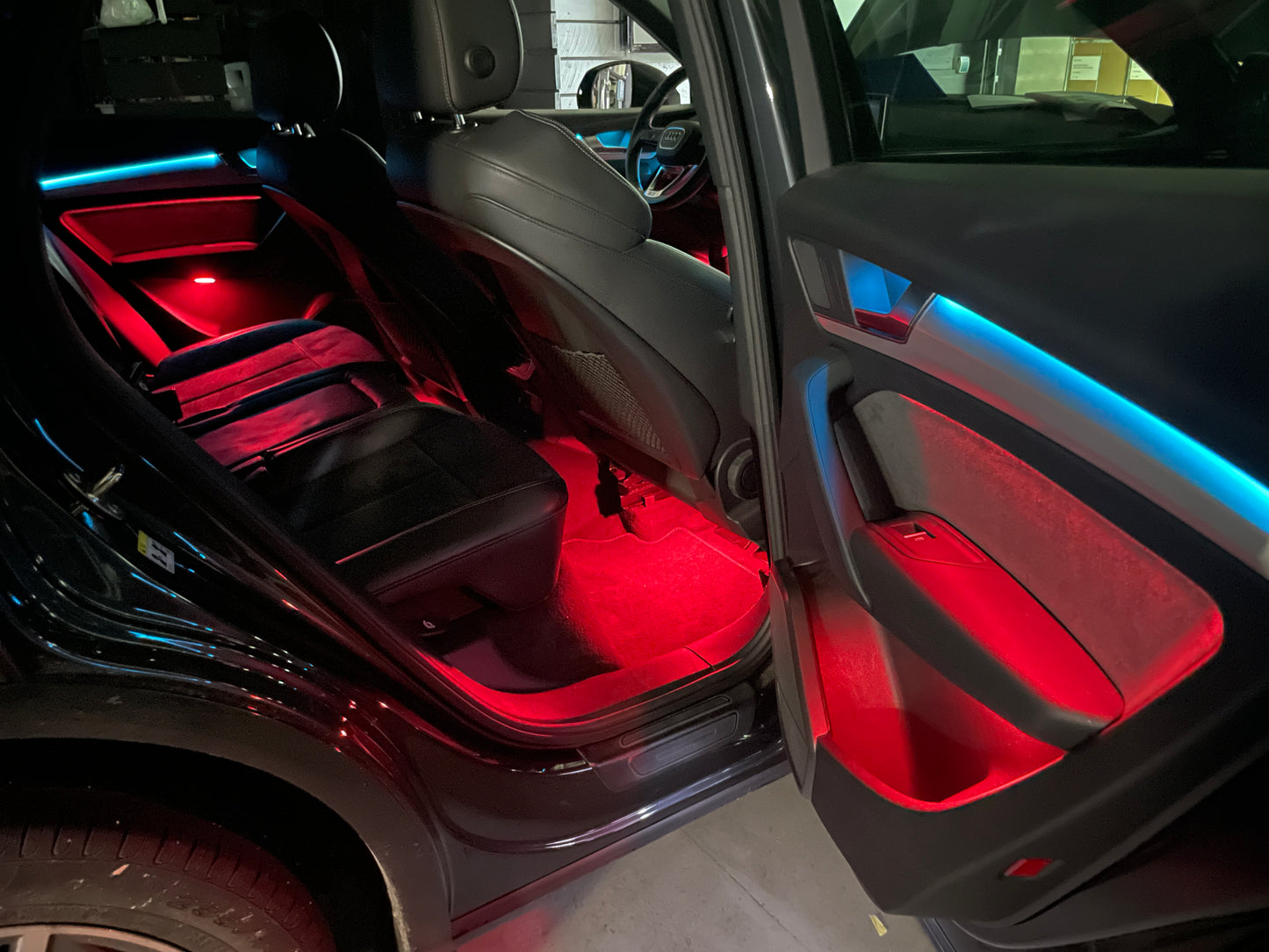 RGB LED Ambientebeleuchtung Nachrüstset für Audi Q5 FY 2018–2024 Dynamisches Innenraumbeleuchtung Komplettset mit App Steuerung