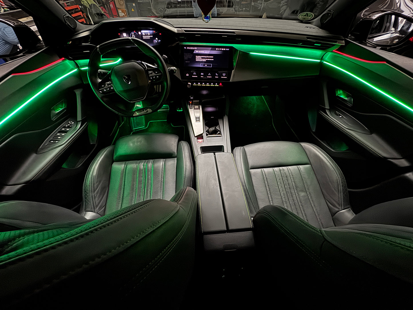 RGB LED Ambientebeleuchtung Auto Komplettset 22-Teiliges Innenraum Licht Kit mit App Steuerung & Montagezubehör Universal