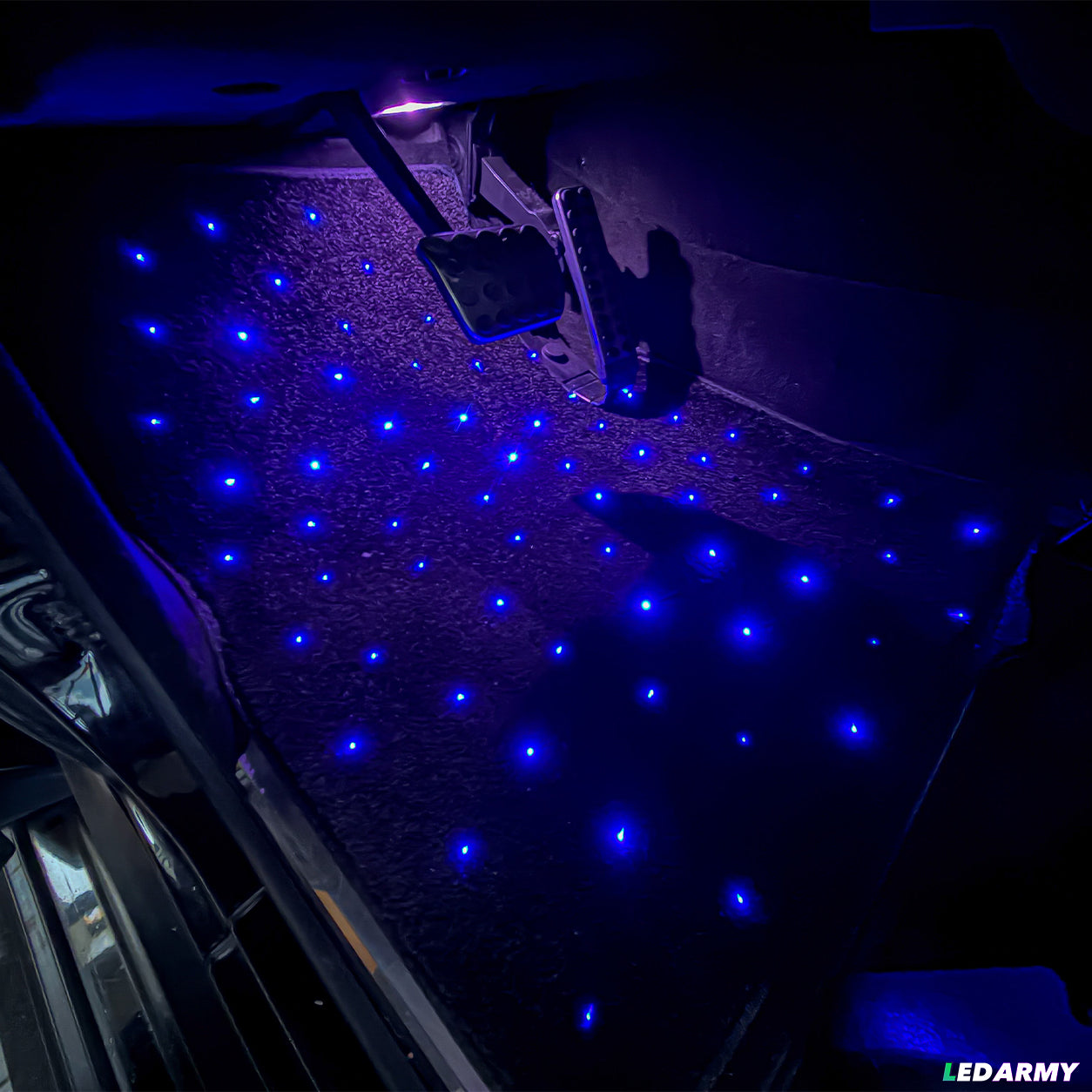 LED Auto Fußmatten RGB mit Sternenhimmel-Effekt Universelle LED Fußraumbeleuchtung für alle Fahrzeuge 64 Farben App- & Fernbedienung