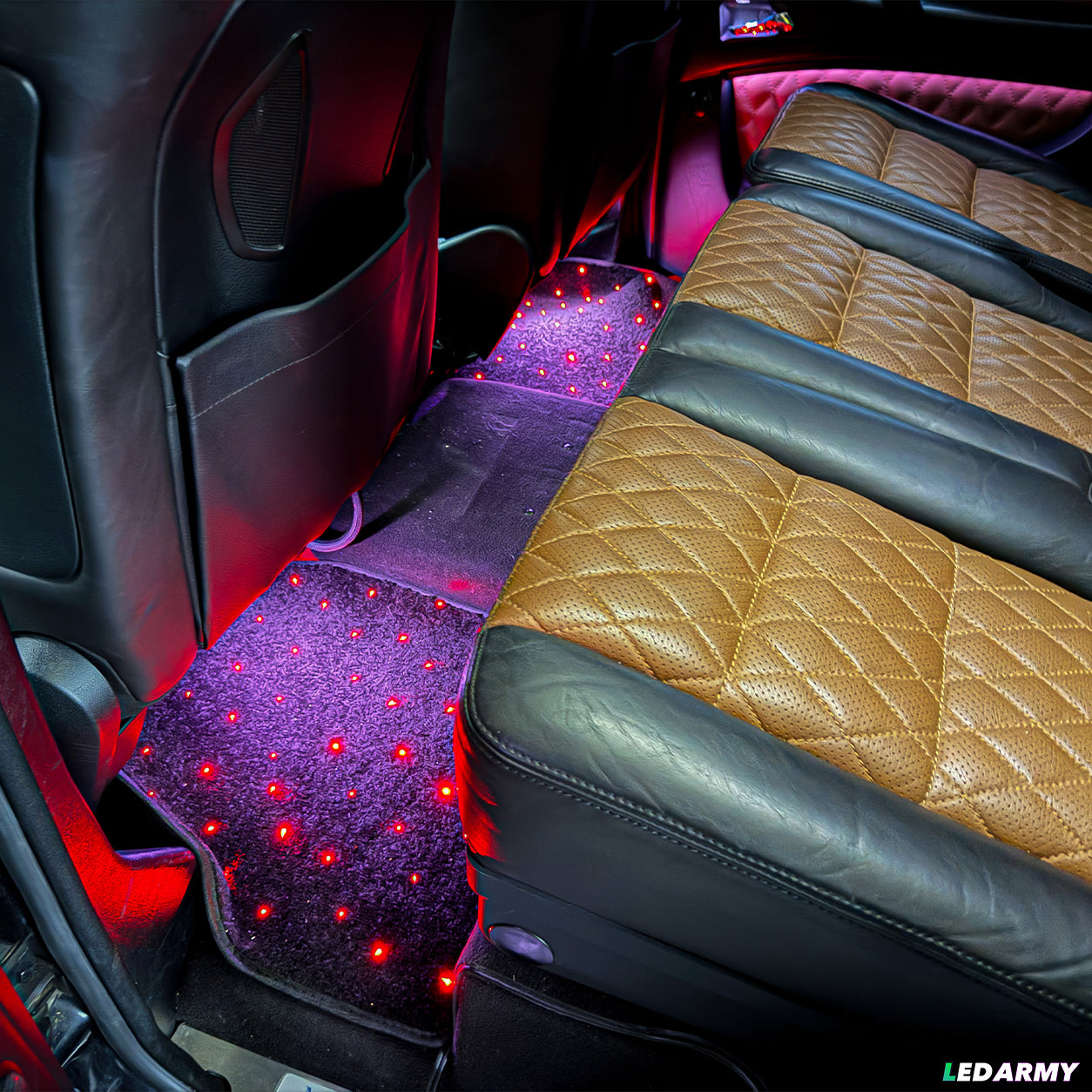 LED Auto Fußmatten RGB mit Sternenhimmel-Effekt Universelle LED Fußraumbeleuchtung für alle Fahrzeuge 64 Farben App- & Fernbedienung