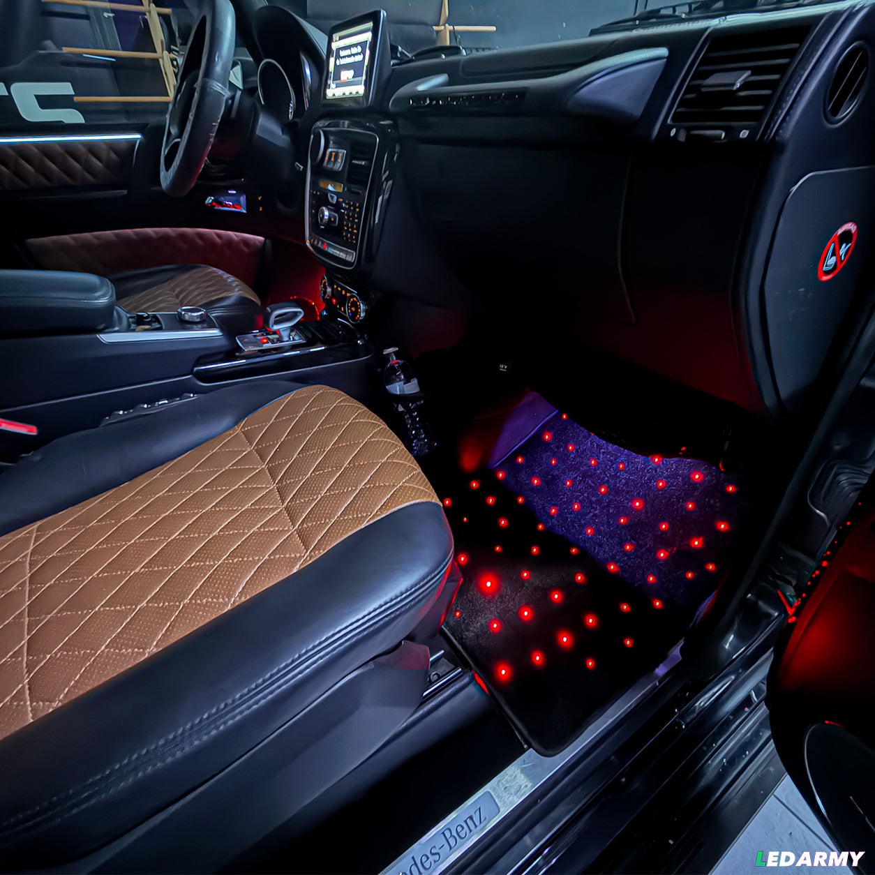 LED Auto Fußmatten RGB mit Sternenhimmel-Effekt Universelle LED Fußraumbeleuchtung für alle Fahrzeuge 64 Farben App- & Fernbedienung